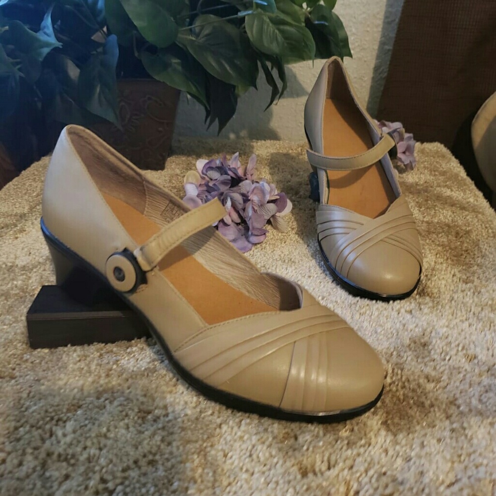 Dr conmfort  lady's therapeutic shoe